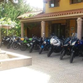 Isis de Cuenca Alojamiento Superior especial para Moteros con Piscina, hotel en Arcas