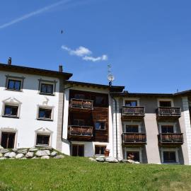 Residence Miragolf, hotel din Madulain