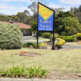 Mount Barker Valley Views Motel & Chalets, Western Australia, hotel in Mount Barker