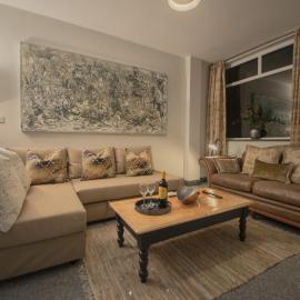 Dog Friendly Wirral House with Garden by Rework Accommodation, hotel em Heswall