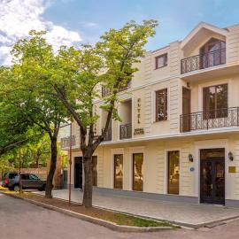 Royal House, hotel a Gori