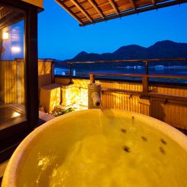 Kawaguchiya Kinosaki Riverside Hotel: Toyooka şehrinde bir otel