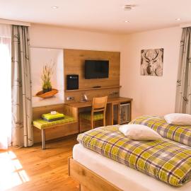 Hotel am Wiesenhang - Garni, hotel em Bad Kohlgrub