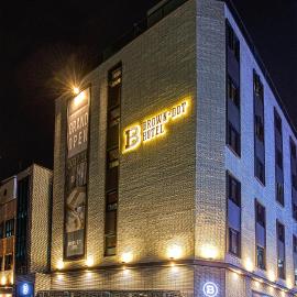Brown-Dot Hotel Choeup