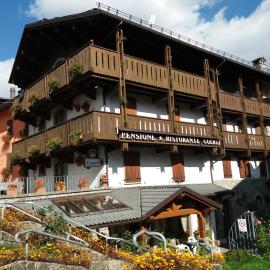 Albergo Ristorante Guerri, hotel v destinácii Pievepelago