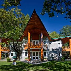 Span Resort & Spa, Manali - A Riverside Resort, hotel v destinaci Manāli