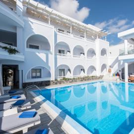 Blue Waves Suites & Apartments, hotell i Kamari