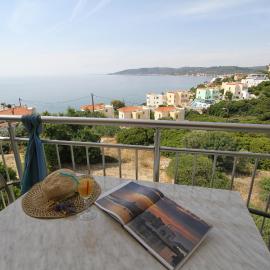 Skinari Apartments, hotel u gradu Monolia