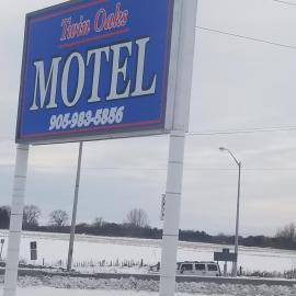 Twin Oaks Motel, viešbutis mieste Orono