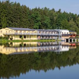 Hotel&Wellness Knížecí rybník, khách sạn ở Tábor