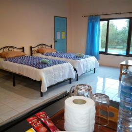 Peace Pool Resort, hotel in Khun Han