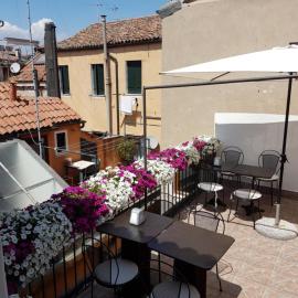 Al Portico Guest House, hotel a Venècia