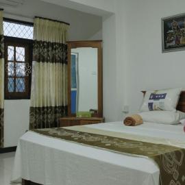 Relax Home, hotel in Rambukkana