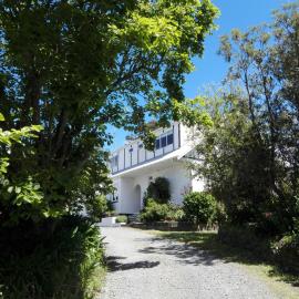 Purple Hen Country Lodge, Hotel in Katikati