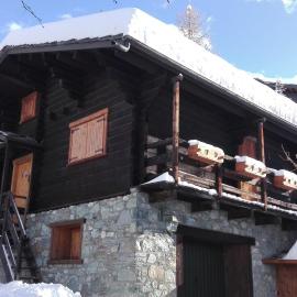 Chalet des Mélèzes、ピーラのホテル