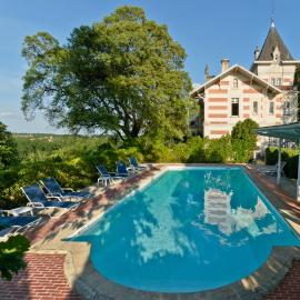 Hôtel L'Yeuse - Teritoria, хотел в Châteaubernard