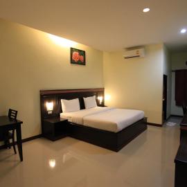Room Place, hotel en Chumphon