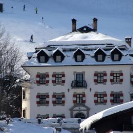Aparthotel Ansitz Felsenheim, hotel in Lermoos