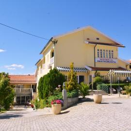 Ze Luis โรงแรมในชาเวส