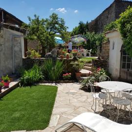 TOURNUS Belle maison vue sur Saône、トゥールニュのホテル