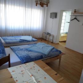 Beta Rooms