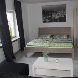 Gut gelegenes Appartment mit Wifi, Parkplatz, Wama, Trockner usw.