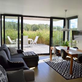 Härmati puhkemaja- Riverside Holiday Home, отель в Насве