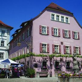 Gasthof & Hotel Goldene Krone, hotel di Iphofen