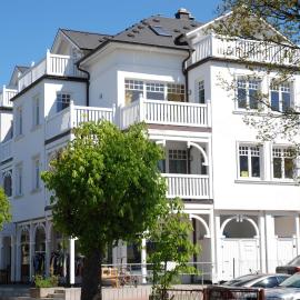 "Villa Laetitia" - WG 15 - zentral, strandnah, 2 Balkone, hotel en Binz