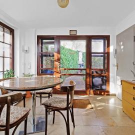 Cottage near centrum, paradise, hotell i Berlin