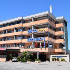 Hotel President Pomezia, hotel din Pomezia