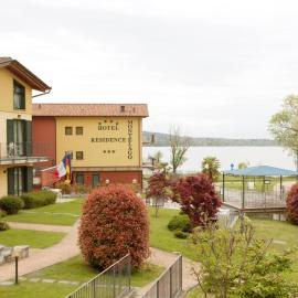 Hotel Residence Montelago، فندق في تيرناتي