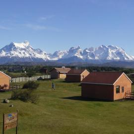Cabañas Lago Tyndall, hotel di Torres del Paine