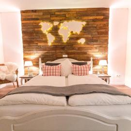 Ferienwohnung Landhaus Swisttal - In der Nähe Phantasialand Brühl und Palmenparadies Therme Euskirchen, hotel in Swisttal