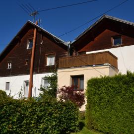 Ferienhaus Heidi, Hotel in Piller
