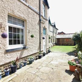 The Coach House Apartment, hotel in Lytham St Annes