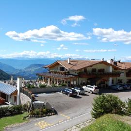 Hotel Gstatsch, hotel in Alpe di Siusi