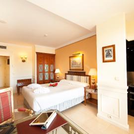 Apartamentos Guadalpin Boutique, khách sạn ở Marbella