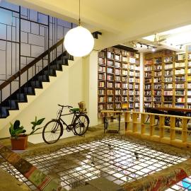 Cao Ji Book Inn Hostel, hotel en Tainan