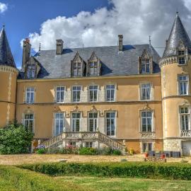 Château De Blavou Normandie, hotel in Saint-Denis-sur-Huisne