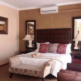 Sunset Manor Guest House, hotel di Potchefstroom