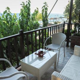 Spyrou Studios & Apartments, hotel em Platanidia