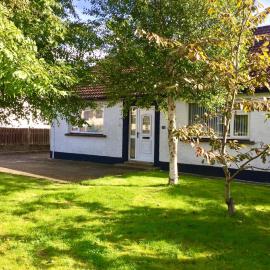 Coolfinn Cottage, Hotel in Ballycastle