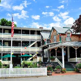 Pequot Hotel, hotel Oak Bluffsban