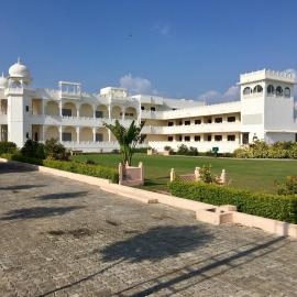 Dowlat Villas Palace-The Heritage, khách sạn ở Himatnagar