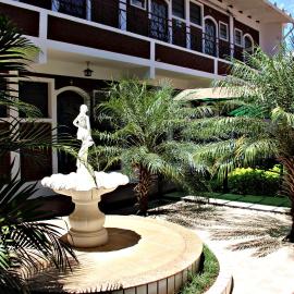 Viesnīca Hotel Js pilsētā Alfenasa