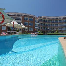 Apartments in Sunny Island Complex, hotel in Chernomorets