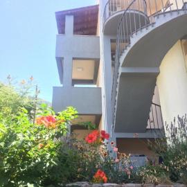 Apartments Djulija, hotel in Sutomore