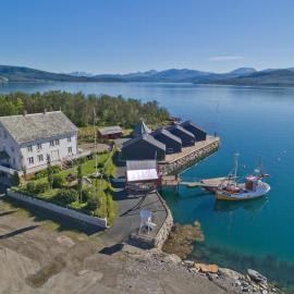 Finsnes Gaard, hotel Finnsnesben