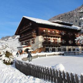 Hotel Schlosswirt, hotel em Großkirchheim